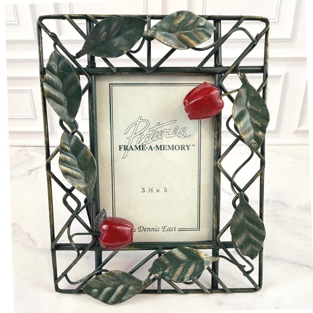 VTG 1997 Dennis East Frame-A-Memory 3.5X5 Picture Frame Apple Leaves Trellis
